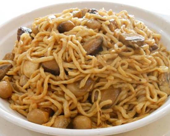 100B. Braised E-fu Noodle with Tri-Mushroom 乾燒三菇伊麵